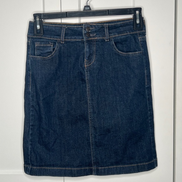 Old Navy Denim Jean Skirt Women’s Size 2 - Picture 1 of 4